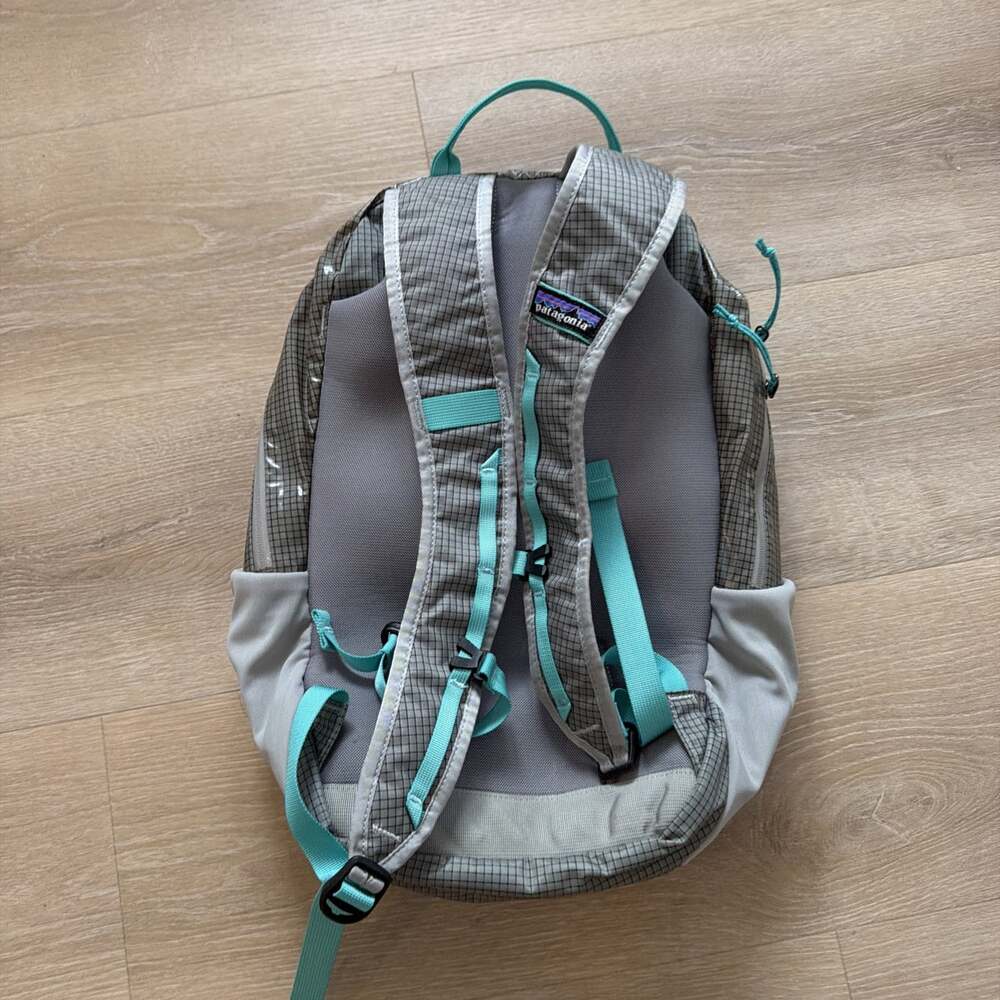 Patagonia Lightweight Black Hole 26L Gray /Green - Picture 6 of 9